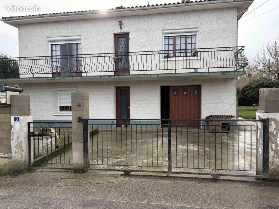 Maison 6 pièces 149 m² · à Aiguillon · 149 m² · 169 000 €
