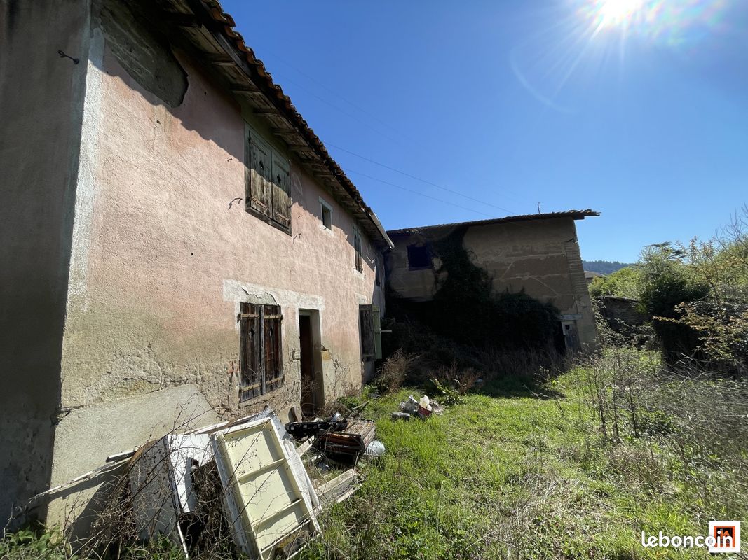 Maison 1 pièce 230 m² · à Thiers · 230 m² · 35 000 €