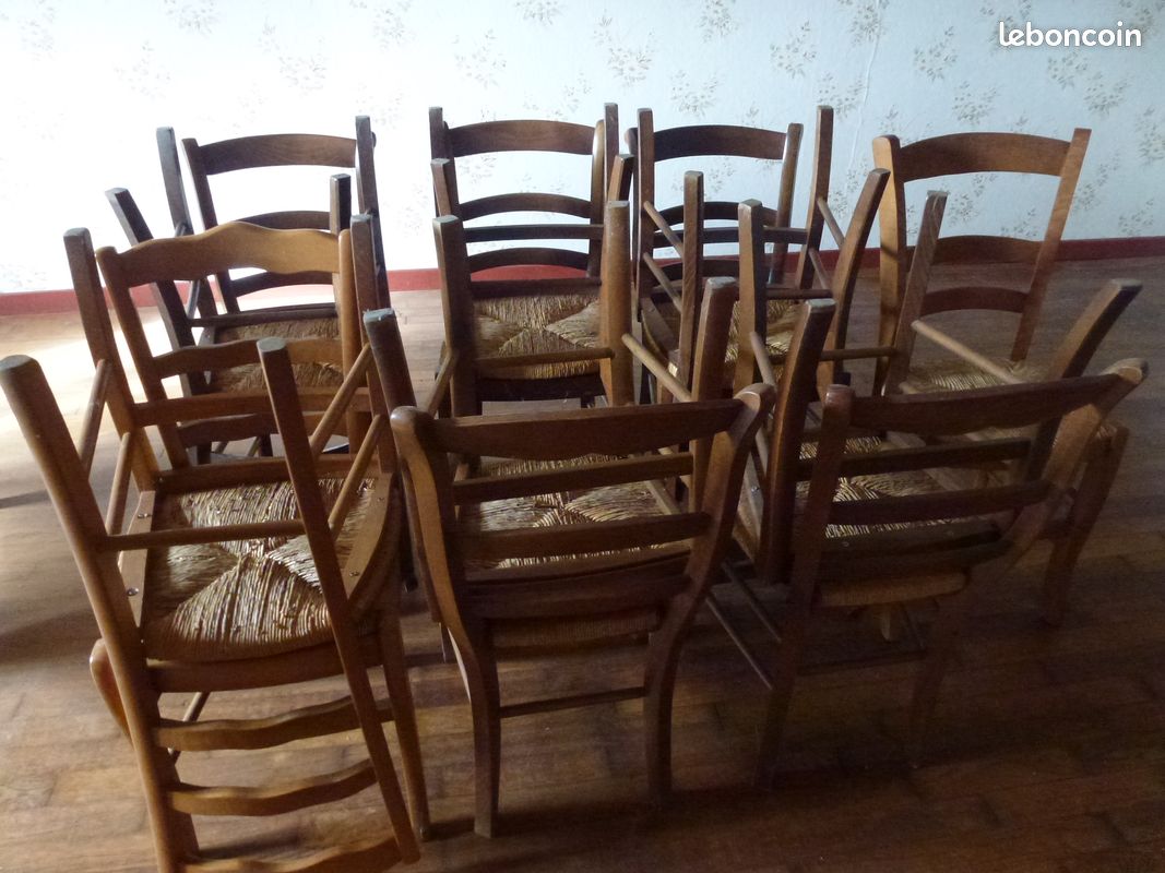 Vends 10 chaises en bois assise osier (image 1)