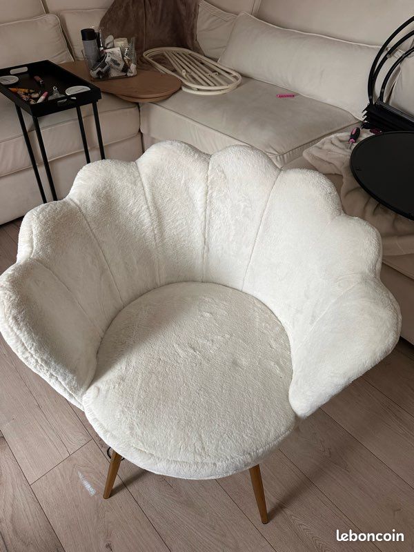 Chaise coquillage (image 1)