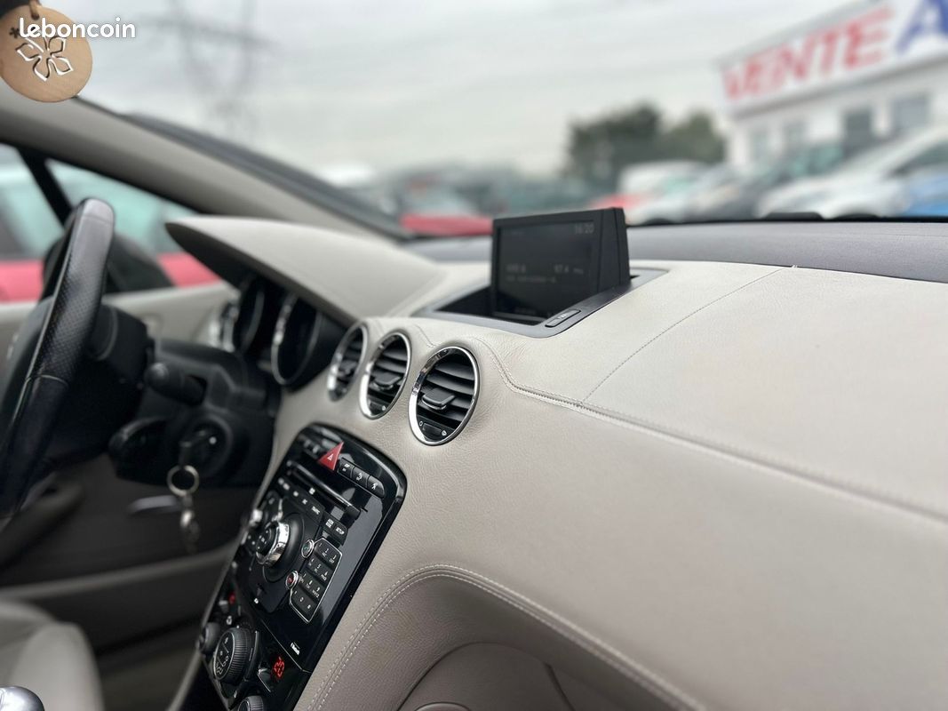 Peugeot 308 CC 2.0 HDI 163 Féline 308 CC 2.0 HDI 163 Féline (image 20)
