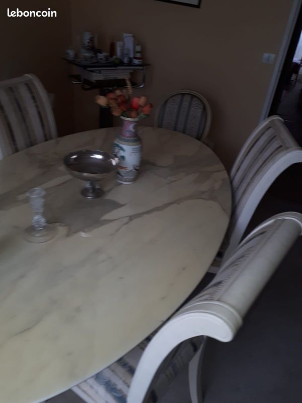 Table ovale en Marbre Roche Bobois (image 5)