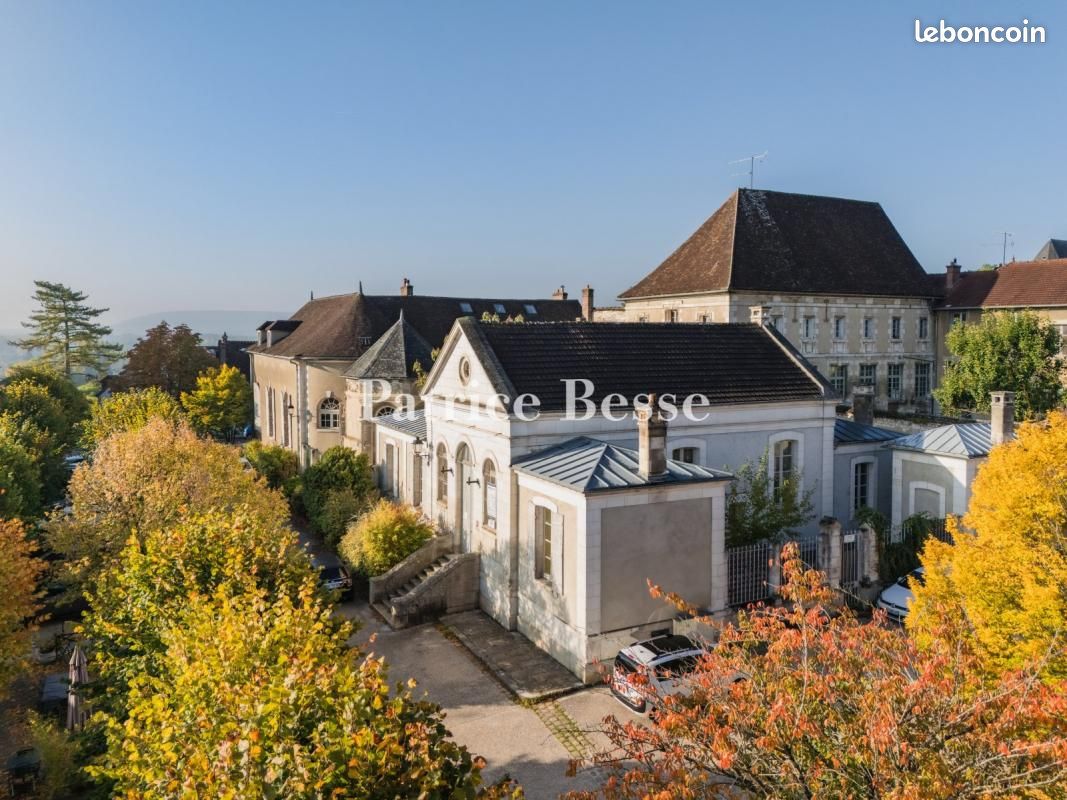 Maison 7 pièces 246 m² (image 2)