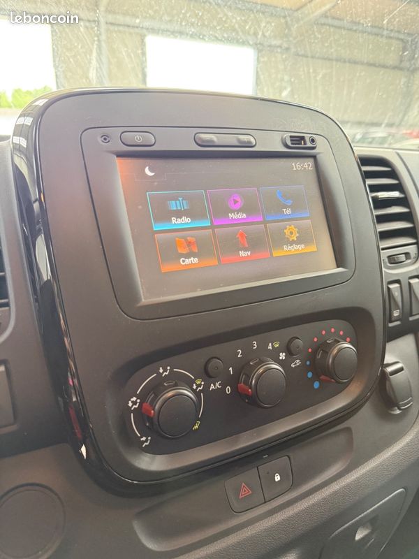 Opel VIVARO 1.6cdti 120 6 places double cabine 1ere main tres propre faible kilometrage (image 12)