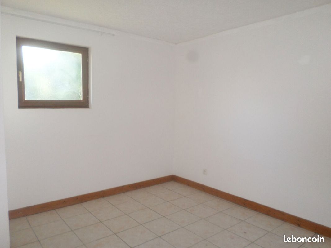 Maison 3 pièces 57 m² - Lussac-les-Châteaux 86320 (image principale 3)