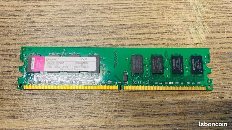 1 Mémoire 2Go RAM DDR2 MICRON - MT16HTF25664AY-667E1- DIMM PC2-5300U 2Rx8 - Accessoires informatique