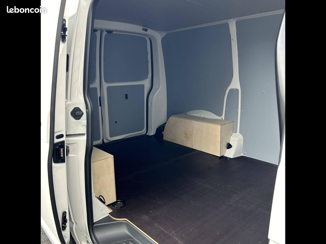 Volkswagen utilitaires transporter 6.1 van l1h1 2.0 tdi 110 bvm5 business (image 5)