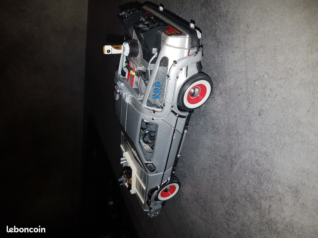 Delorean retour vers le futur 1/24 (image 1)