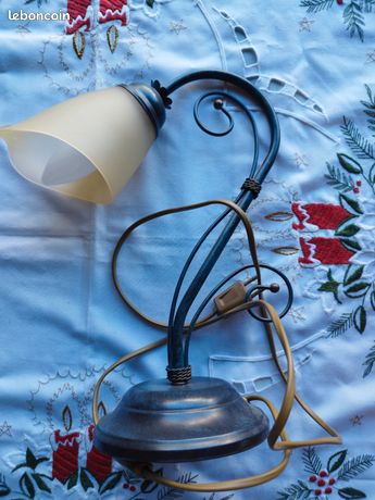 Lampe De Chevet En Fer Forgé Avec Abat-jour Rose - Style Vintage - NEUVE