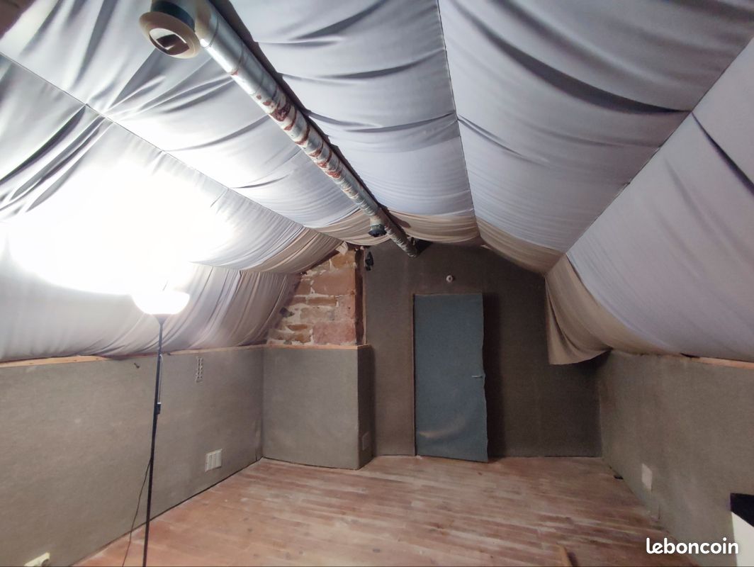Local commercial 1 pièce 30 m² · à Lyon · 30 m² · 370 €/mois