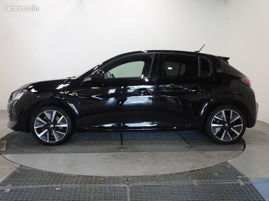 Peugeot 208 e-208 136ch GT Pack (image 7)