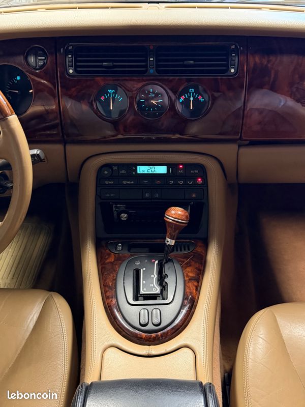 Jaguar xk8 cabriolet 4.0i v8 284 ch - bva sieges electriques/ harman kardon (image 24)