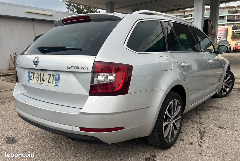 Skoda OCTAVIA COMBI 1.4 TSI 150CH GREEN TEC STYLE DSG7 (image 3)