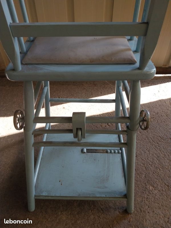Chaise haute enfant ancienne (image 5)