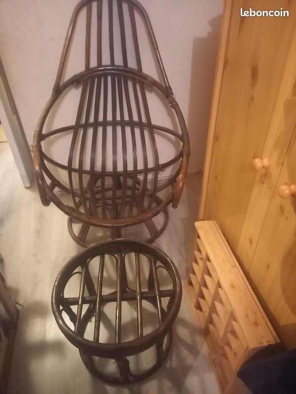 Fauteuil et repose pieds (image 1)