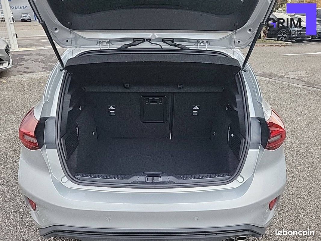 FORD Focus 1.0 EcoBoost 155 S&S mHEV Powershift ST-Line X (image 12)