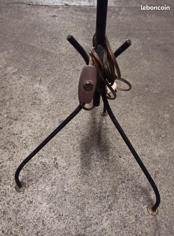 Lampadaire Vintage ancien tripode année 1950's fer noir et laiton (image 3)
