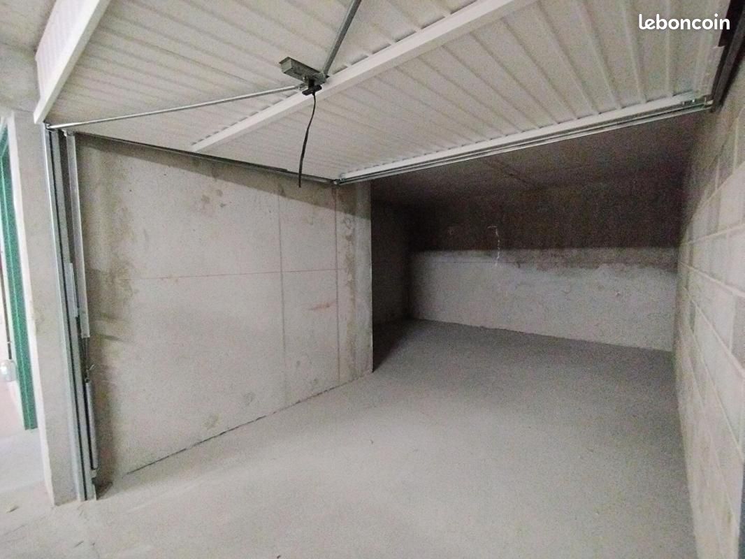 Parking 18 m² · à Marseille · 18 m² · 200 €