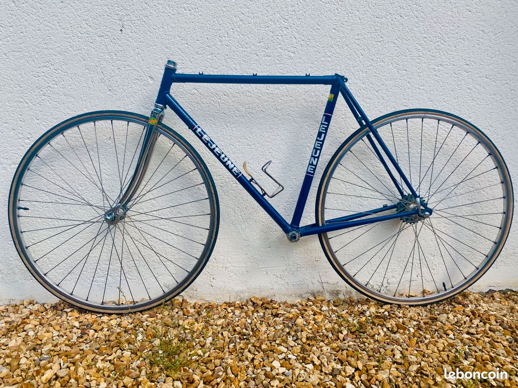 Cadre De Vélo Course Rouge – Vintage, Piste Randonneuse (taille Ancienne, Bon état)