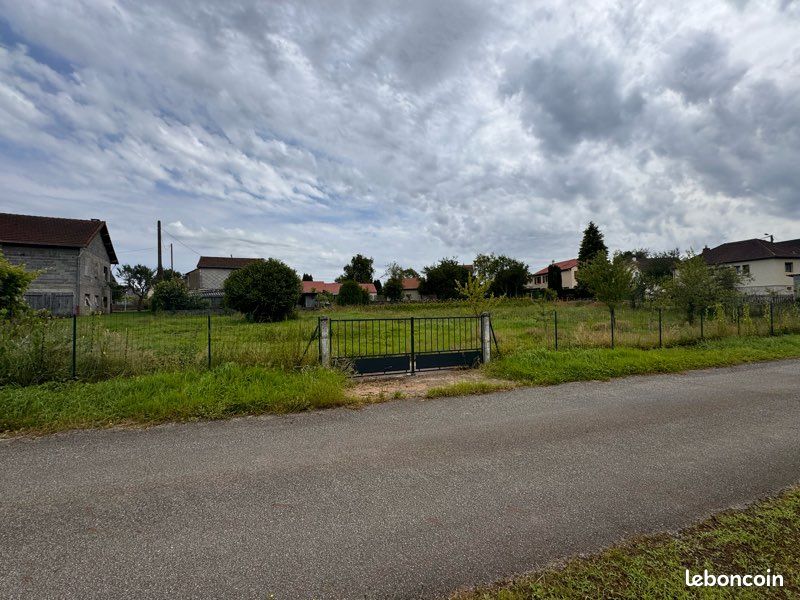 Terrain 987 m² · à Saint-Georges-de-Mons · 30 000 €