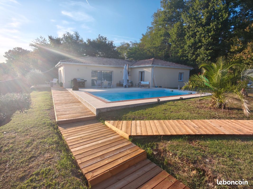 Maison 5 pièces 141 m² · à Lugaignac · 141 m² · 360 000 €