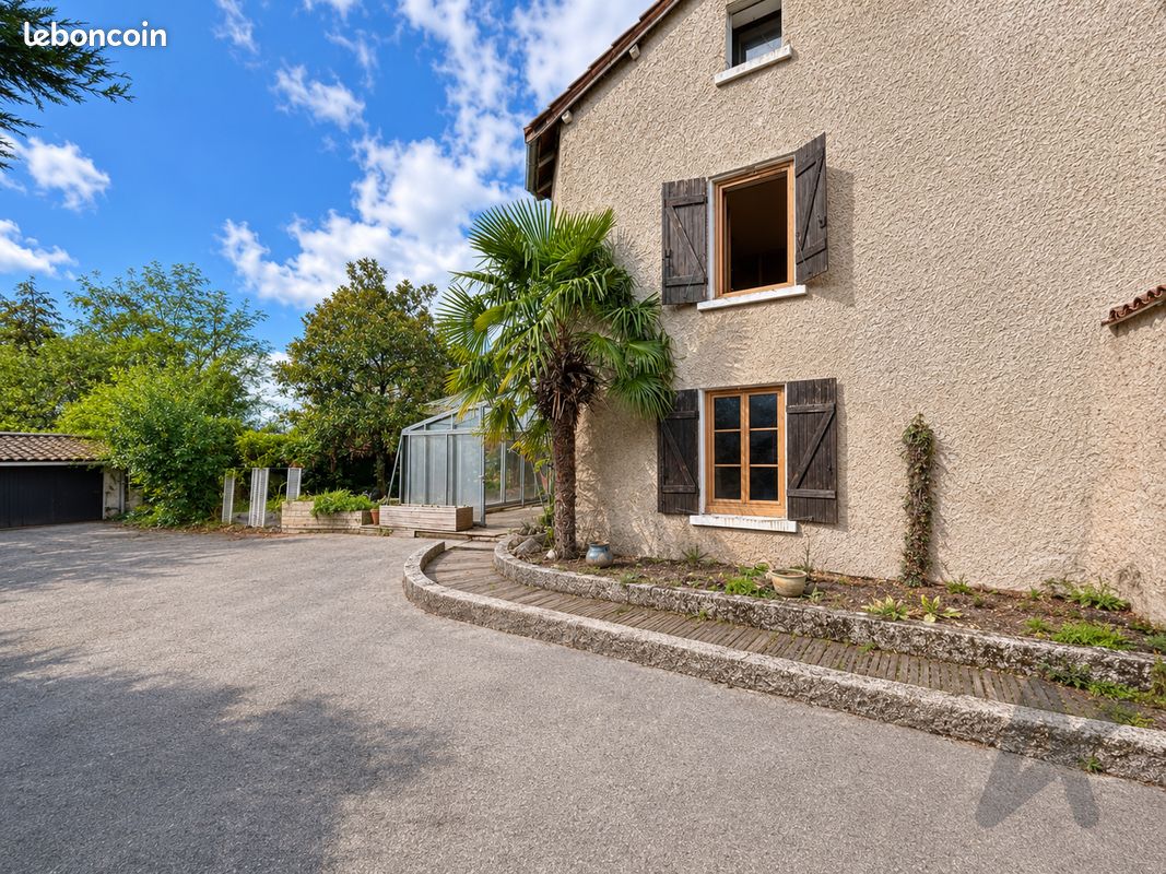Maison 6 pièces 160 m² · à Grézieu-la-Varenne · 160 m² · 425 000 €