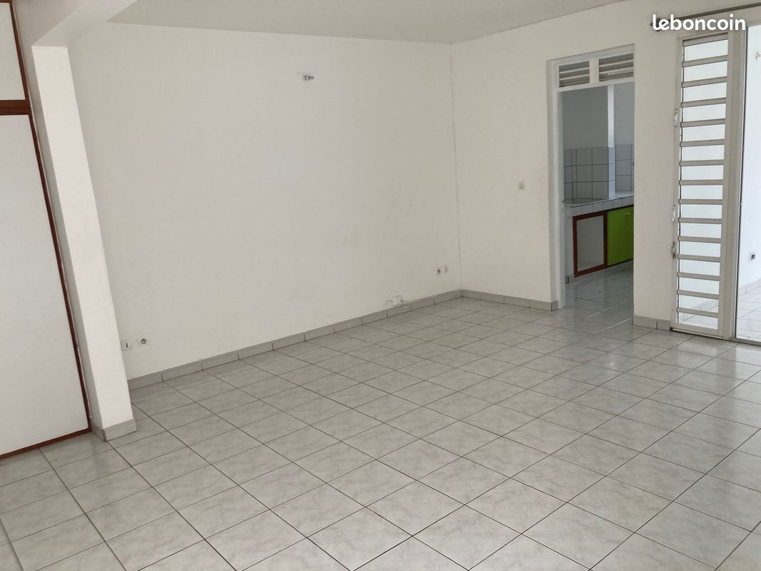 Appartement 2 pièces 58 m² · à Le Lamentin · 58 m² · 670 €