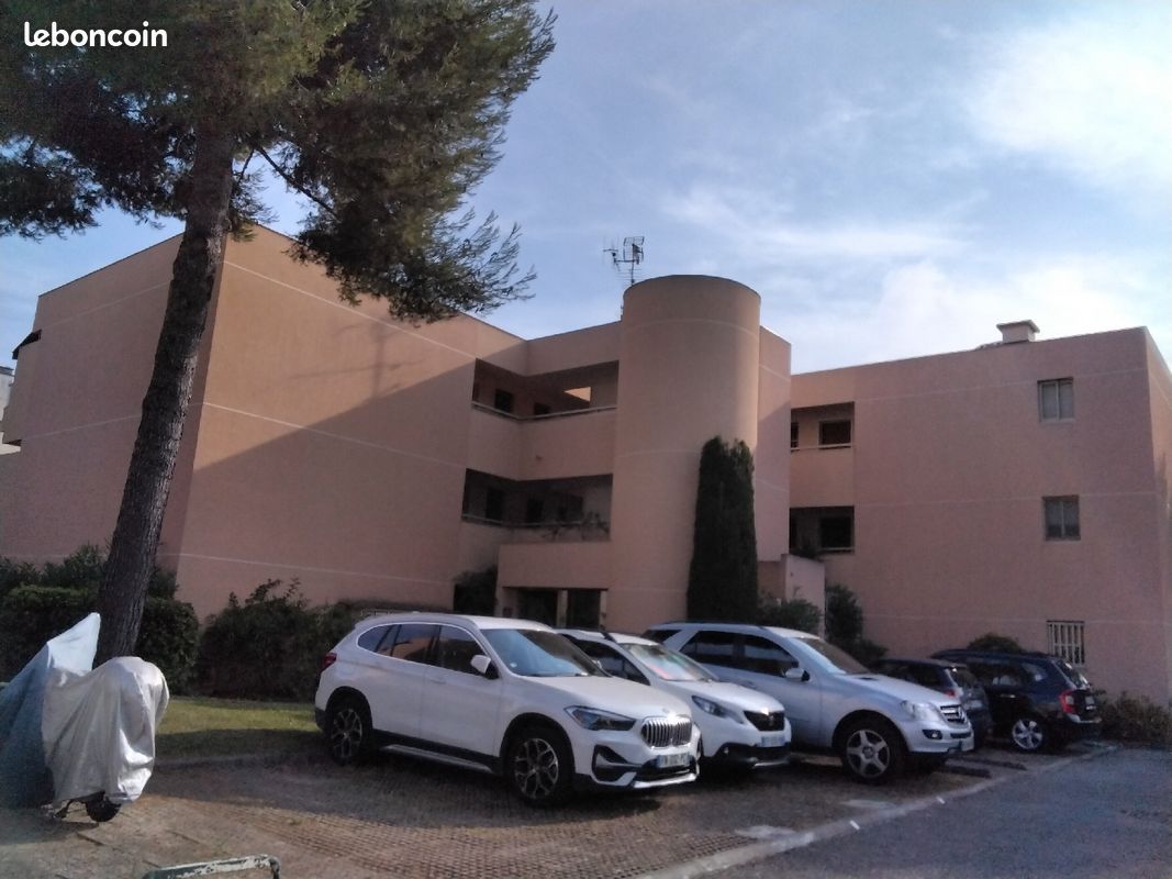 Golfe-juan: studio avec rdj à 3mn de la plage (image 14)