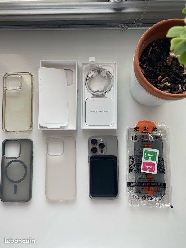 IPhone 15 Pro 256Go Titane Naturel + coques - Comme neuf - Facture (image 2)
