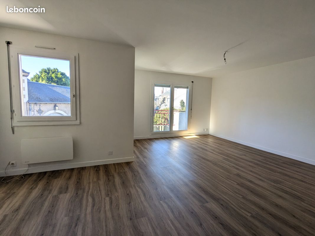 Appartement 3 pièces 90 m² · à Issoudun · 90 m² · 700 €/mois
