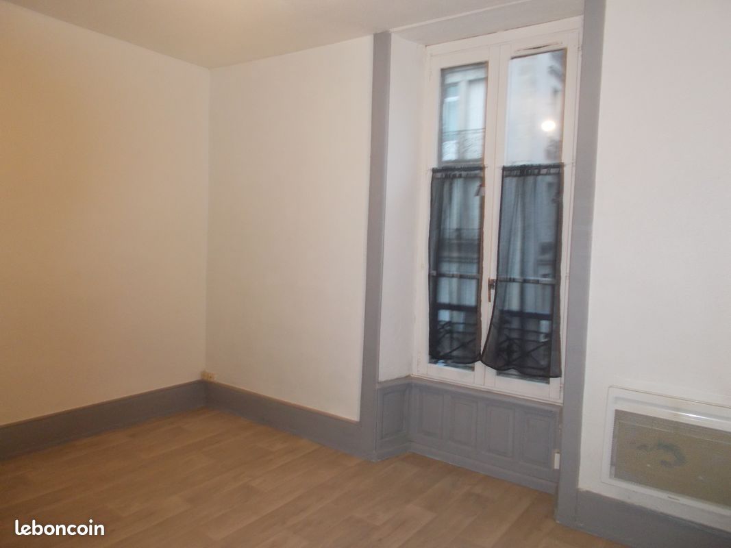 Appartement 1 pièce 27 m² · à Aurillac · 27 m² · 350 €/mois