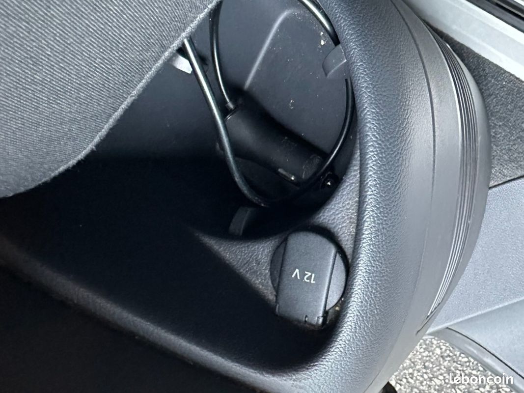 VOLKSWAGEN MULTIVAN 2.0 BiTDI 180 FAP Match DSG7 / DISTRIBUTION FAITE / PNEUS AV NEUFS (image 49)