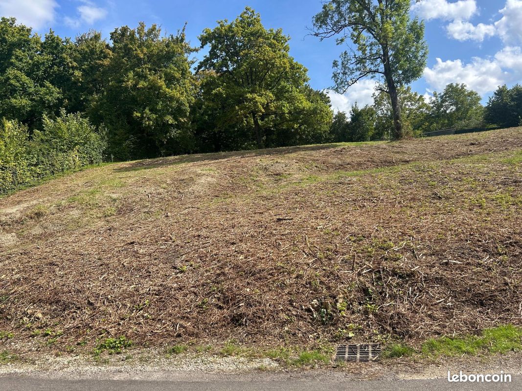 Terrain 2158 m² · à Clérey · 2 158 m² · 125 000 €