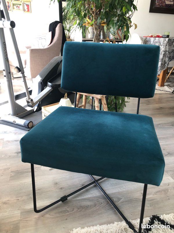 Fauteuil design velour vert canard (image 1)