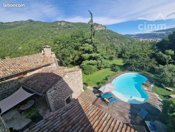 Propriété 8 pièces 212 m²