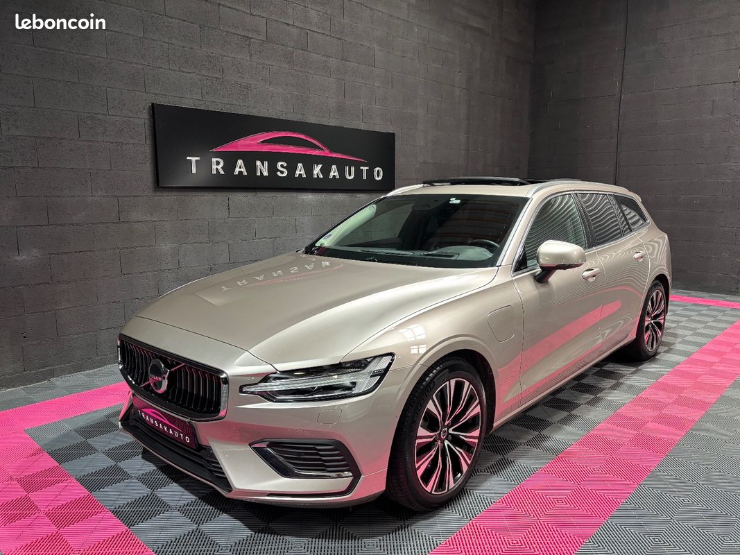 VOLVO V60 T6 AWD Hybride Recharge 253 ch + 145 ch Geartronic 8 Ultimate - SUIVI COMPLET VOLVO / ORIGINE FRANCE (image 1)