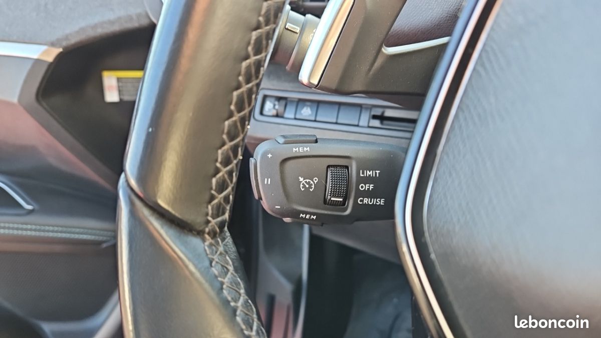 Peugeot 3008 BLUEHDI 130CH SS EAT8 ALLURE PACK (image 23)