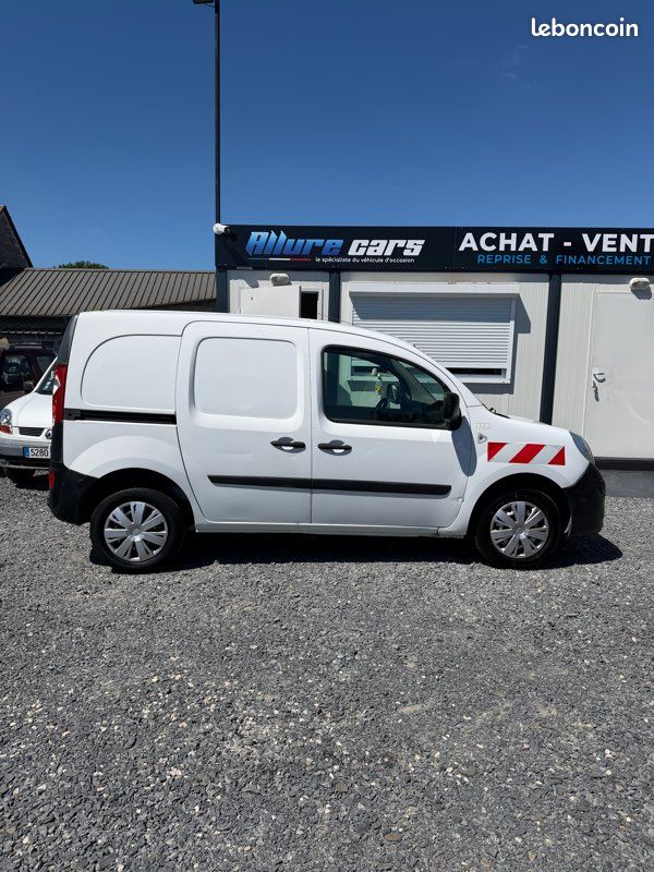 Renault Kangoo 1.5 dCi 90 cv Fourgon / Porte latérale Climatisation régulateur de vitesse Attelage / Garantie 6 mois (image 4)