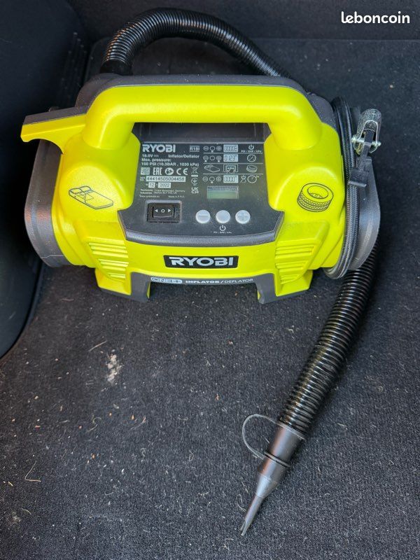 Compresseur Gonfleur RYOBI 18V - 10,3 Bars Max, 210 L/min - Livré Avec 3 Embouts - R18I-0