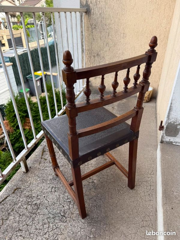 Lot de 8 chaises anciennes en bois massif (image 3)