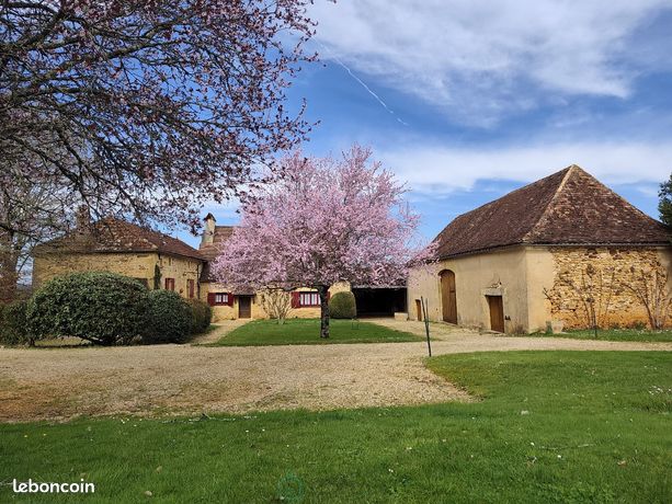 Maison 11 pièces 237 m²