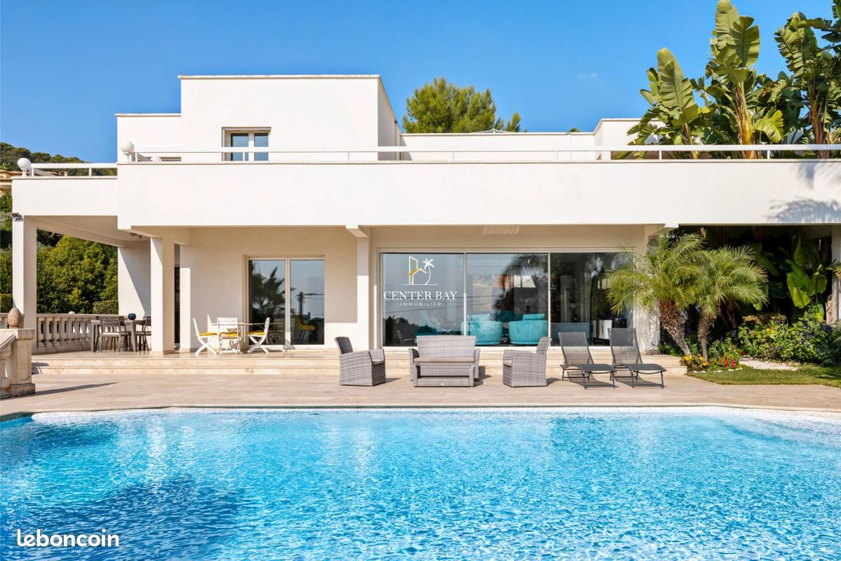 Maison 6 pièces 240 m² · à Antibes · 240 m² · 2 350 000 €
