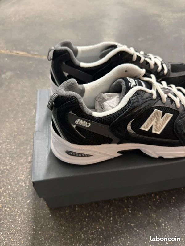 Chaussure NewBalance Noir neuve (image 3)