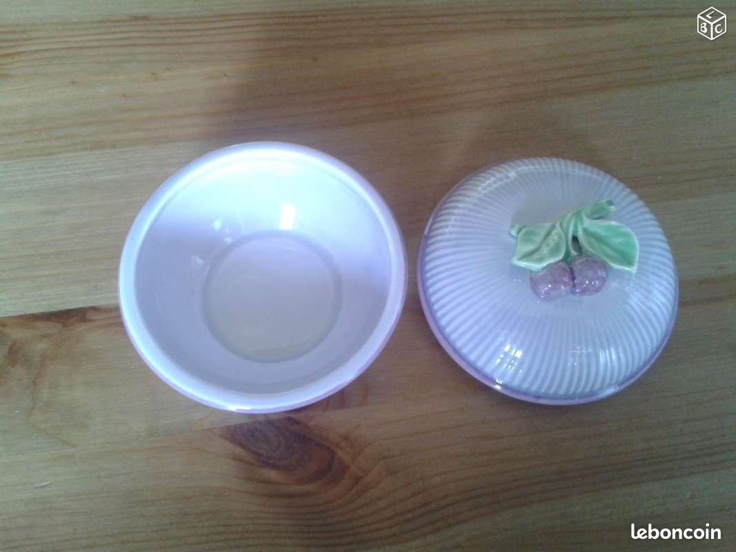 Boite en porcelaine décor "cerises" (image 2)