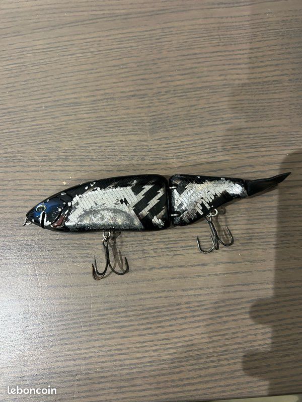 Leurre japonais DRT TINY KLASH Human Low Floating Swimbait