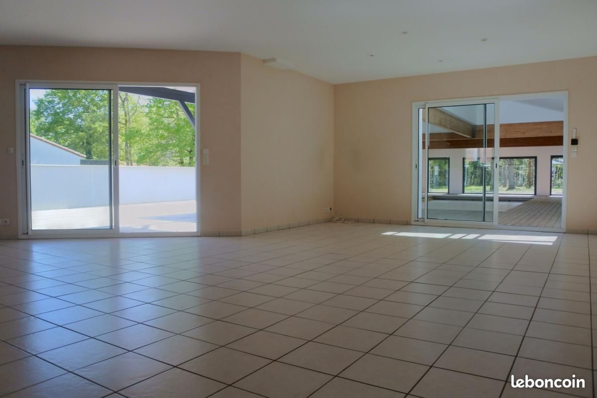Maison 4 pièces 325 m² - Étaules 17750 (image principale 3)