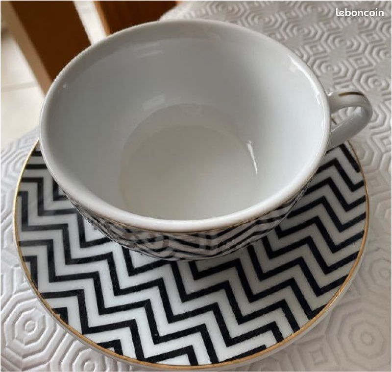 Théière Noël avec sa tasse et son assiette (image 2)