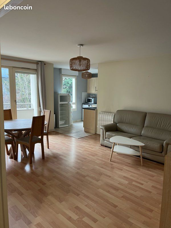 Appartement 2 pièces 41 m² · à Tassin-la-Demi-Lune · 41 m² · 950 €