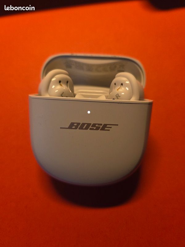 Bose QC Ultra Earbuds (image 1)