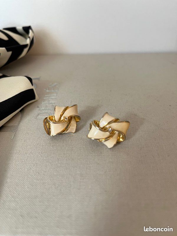Boucles D'oreilles Clips Vintage Argenté - Matière Métal, Sans Marque, Occasion